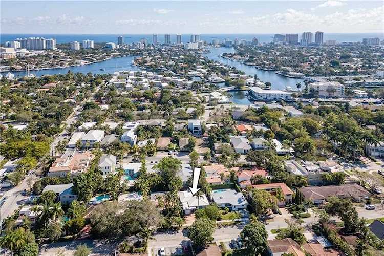 626 NE 17th Ter Fort Lauderdale, FL 33304