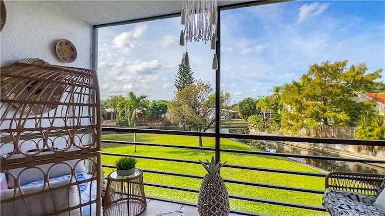 112 Royal Park Dr #2G Oakland Park, FL 33309