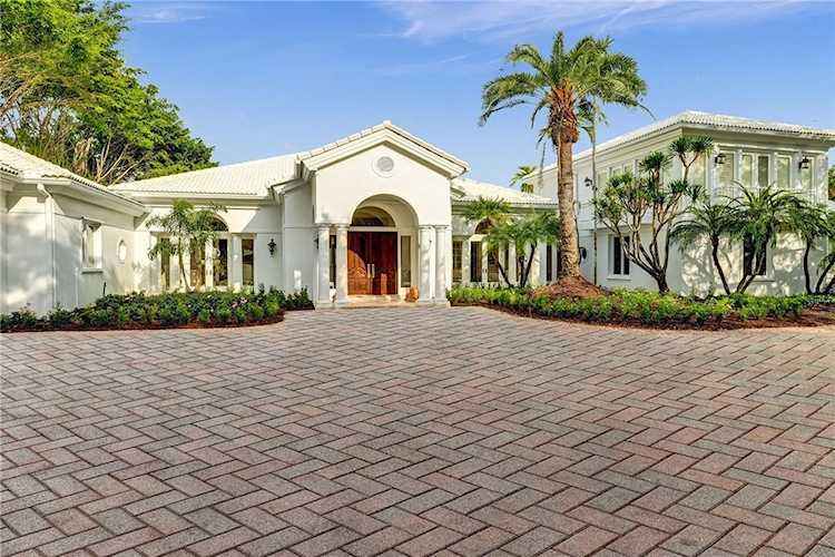 2828 Hurlingham Dr Wellington, FL 33414