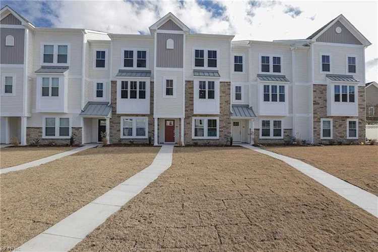 2005 Laycock Ln #101 Suffolk, VA 23435 | MLS 10470457 Photo 1