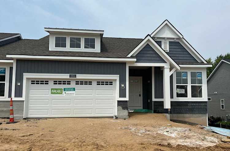8353 Autumn Acres Dr Rockford, MI 49341