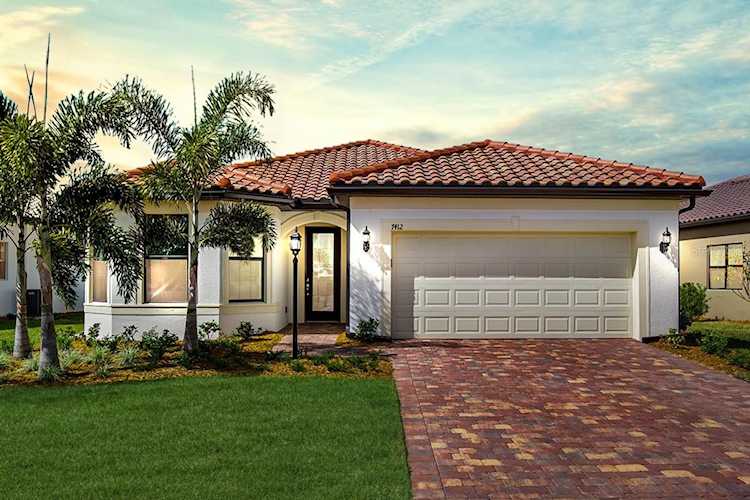 7412 Summerland COVE Bradenton, FL 34202