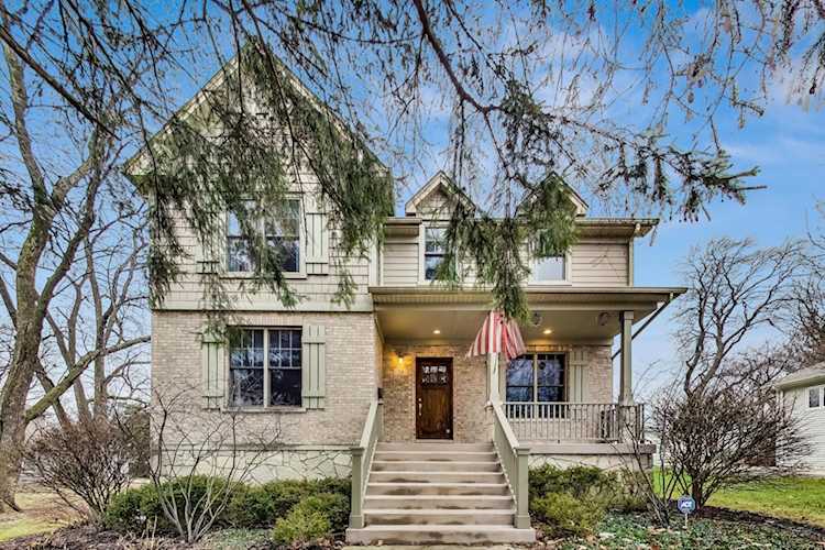 28 S Grant St Westmont, IL 60559