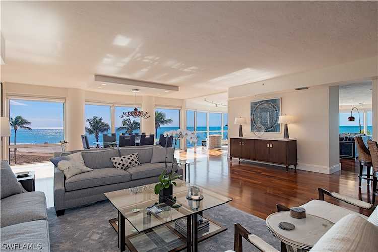 4601 N Gulf Shore Blvd #3 Naples, FL 34103