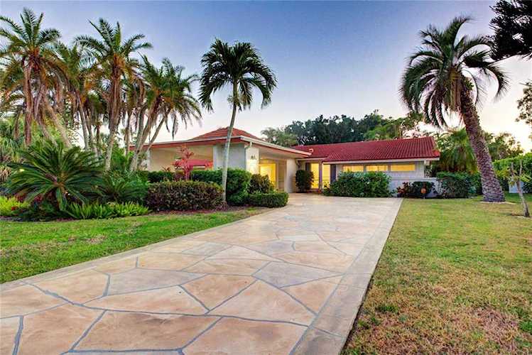 408 Wood Duck Dr Sarasota, FL 34236