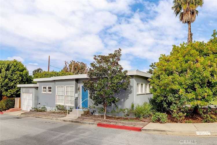 2918 Walnut Ave in Manhattan Beach, CA - MLS# SB23007971 Photo 1