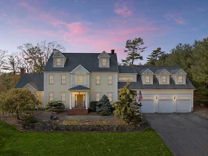 48 Lamberts Ln Cohasset, MA 02025