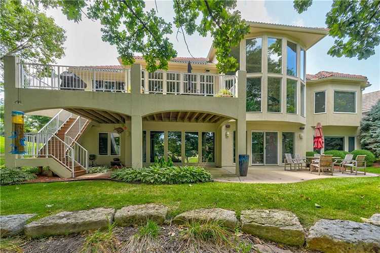 733 NE Seabrook Circle Lee's Summit, MO 64064