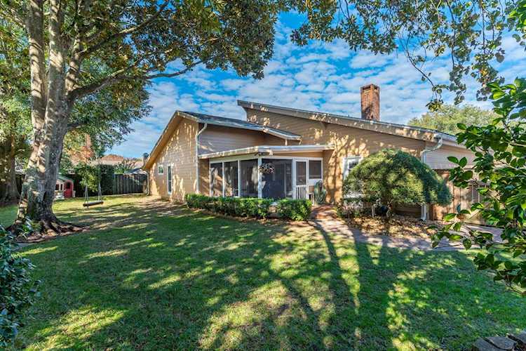 13 Doral Drive Shalimar, FL 32579