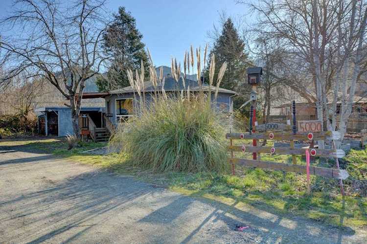 5000 Rogue River Hwy Gold Hill, OR 97525