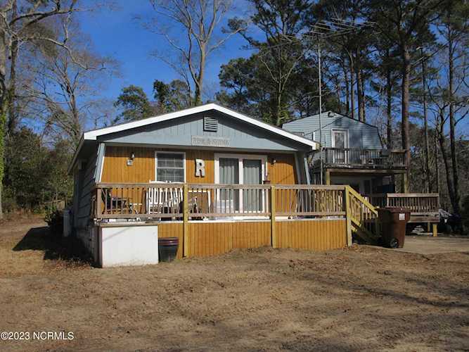 207 Colonial Beach Road Jarvisburg, NC 27947
