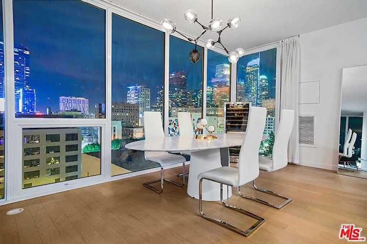 1050 S Grand Ave #901 Los Angeles, CA 90015