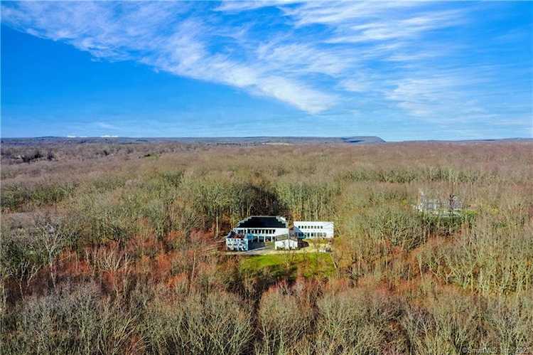 7 Hart Rd Guilford, CT 06437