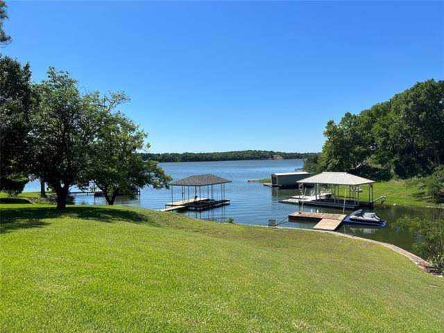 44 Bayside Circle Gainesville, TX 76240