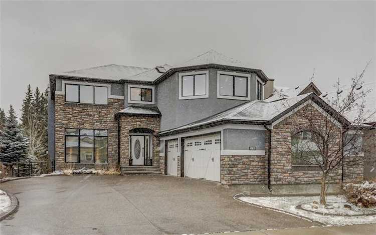 2630 Evercreek Bluffs Way SW Calgary, AB T2Y 4V7