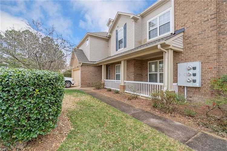 1025 Grand Oak Ln Virginia Beach, VA 23455