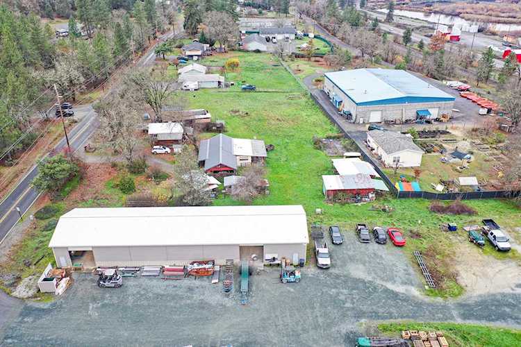 954 Ort Ln Merlin, OR 97532