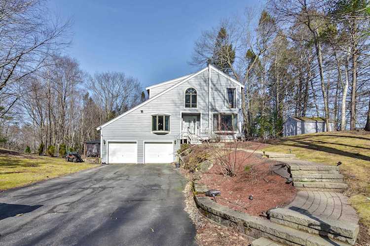 30 Checkerberry Rd Hampstead, NH 03826