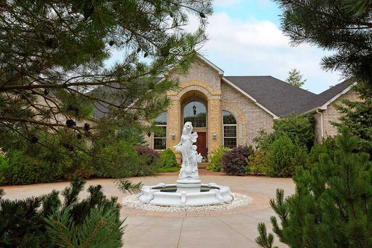 23290 Ottawa Avenue Lakeville, MN 55044