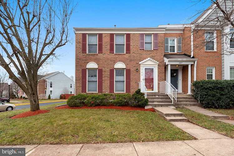 21819 Stonington Square Sterling, VA 20164 | MLS VALO2042428 Photo 1