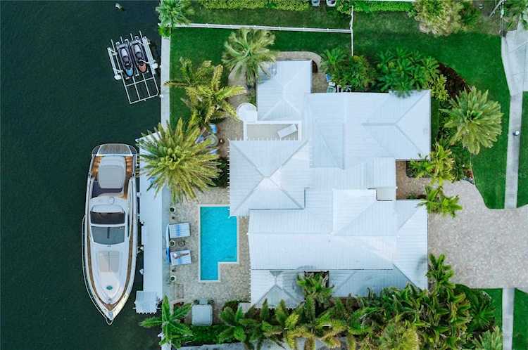 8321 Marina Dr Holmes Beach, FL 34217