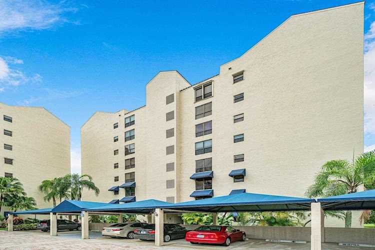 7572 Regency Lake Drive #101 Boca Raton, FL 33433