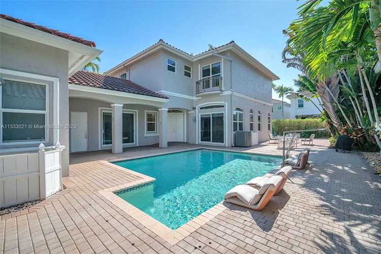 928 Captiva Dr Hollywood, FL 33019