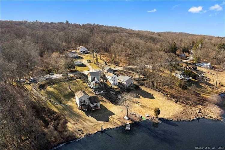 460 Lake Shore Drive Middlebury, CT 06762