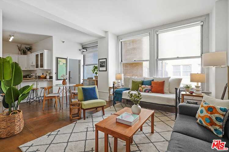215 W 7th St #1109 Los Angeles, CA 90014