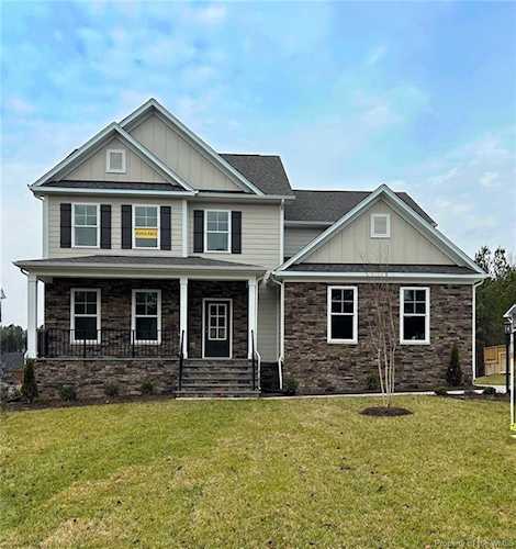 4766 Kingshire Dr New Kent, VA 23139