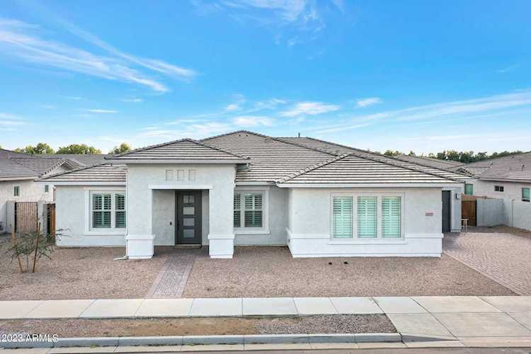 22977 E Via De Olivos Queen Creek, AZ 85142