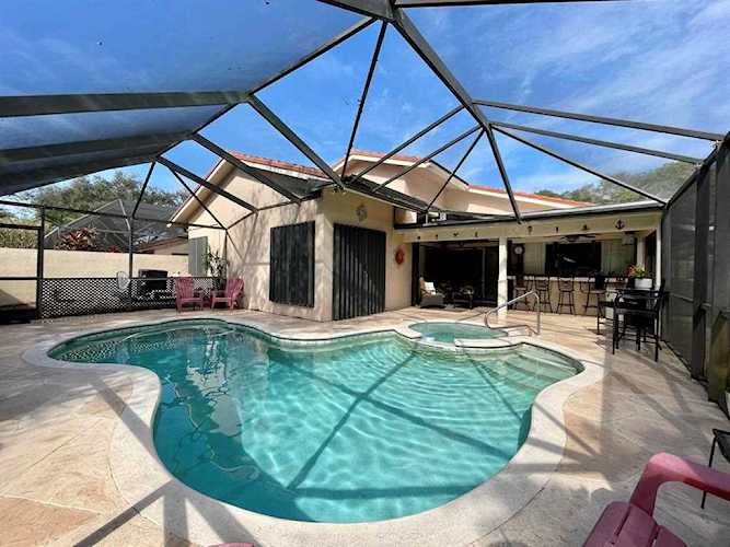 650 Hollows Circle Deerfield Beach, FL 33442