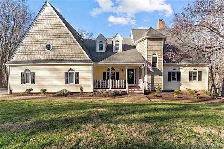 1822 Ducatus Dr Midlothian, VA 23113