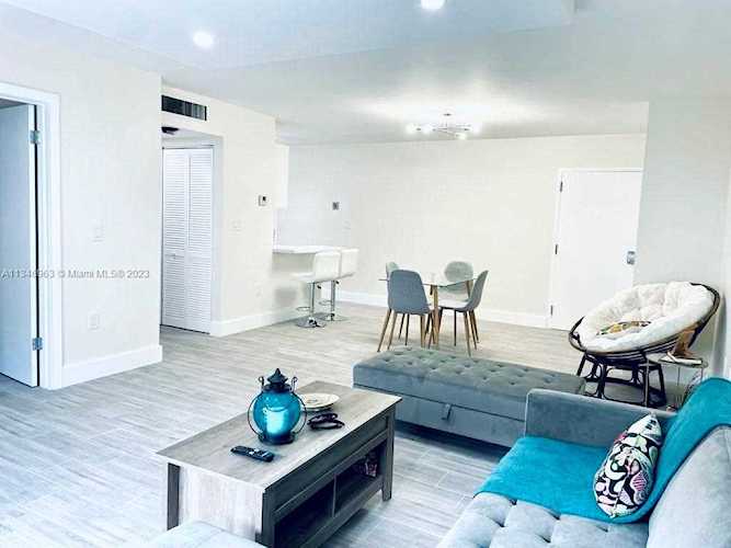 9022 NE 8th Ave #1R Miami Shores, FL 33138