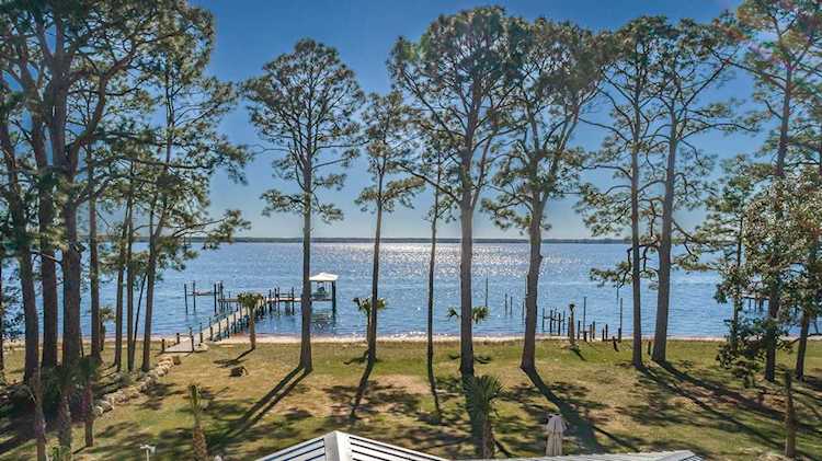 2749 Surf Rd Ochlockonee Bay, FL 32346
