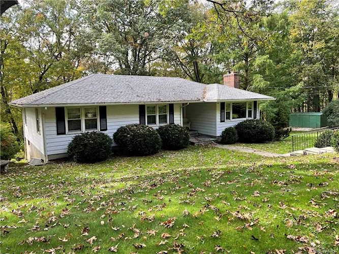 85 Hickory Lane Bedford, NY 10506
