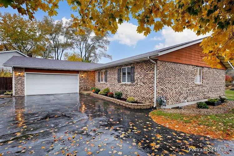 2720 Hobson Rd Woodridge, IL 60517