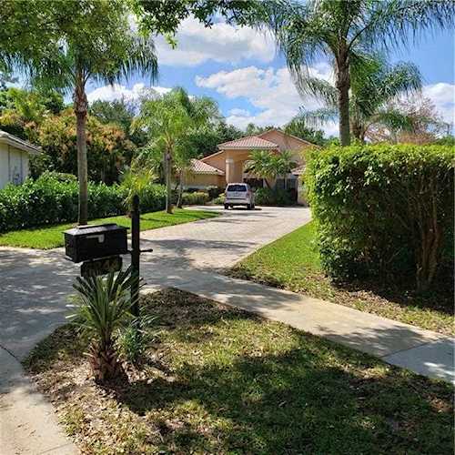 6844 NW 70th Pl Parkland, FL 33067