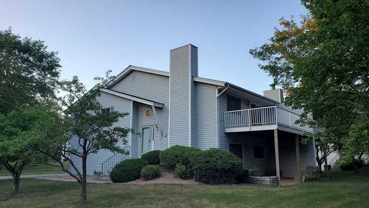 417 Upper Wood Way Burnsville, MN 55337