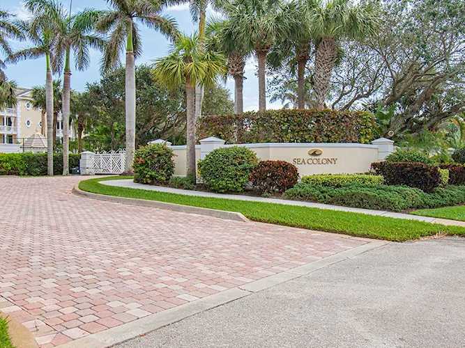 200 E Sea Colony Dr Indian River Shores, FL 32963