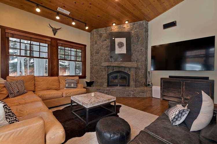 318 St Anton Circle Mammoth Lakes, CA 93546