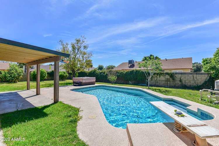 6005 W Desert Hills Drive Glendale, AZ 85304