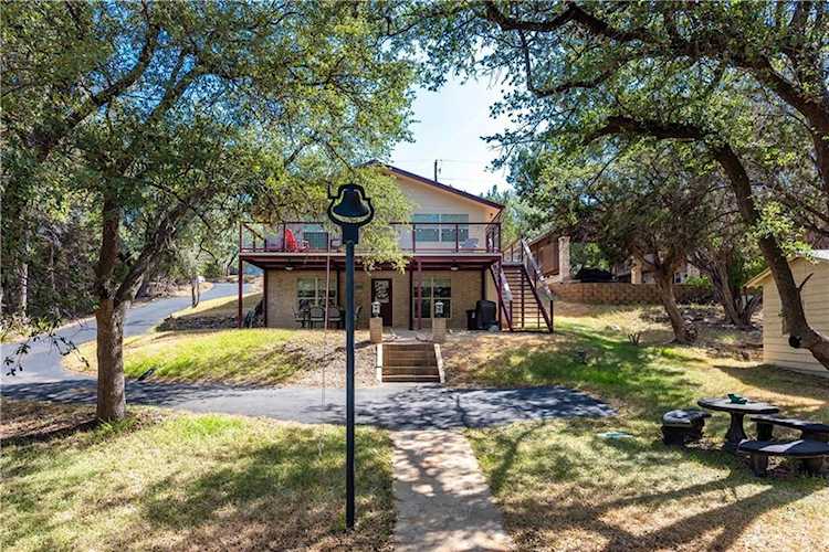 1105 Edgewater DR Spicewood, TX 78669