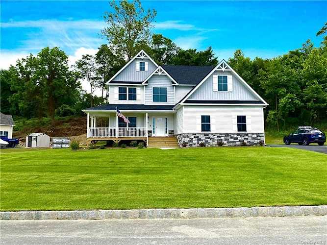 114 Joyce Way New Windsor, NY 12553
