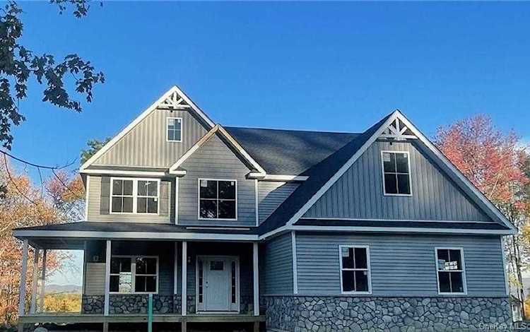 129 Joyce Way New Windsor, NY 12553