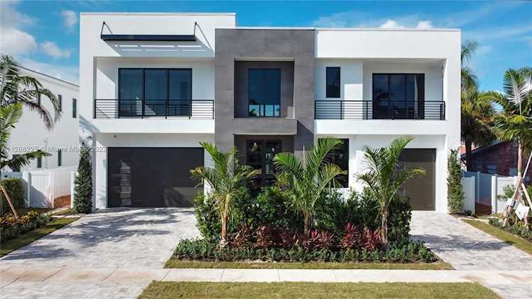 805 NE 70th St Boca Raton, FL 33487