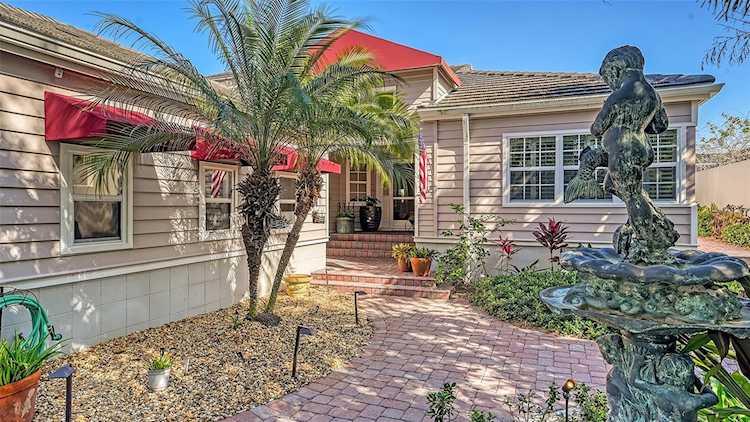 3437 Winding Oaks Dr #19 Longboat Key, FL 34228