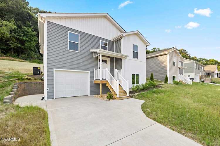3121 Greenway Dr Knoxville, TN 37918