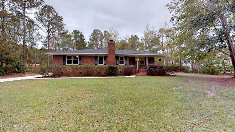 Real Estate & property in Wilmington NC at 201 Country Place Road in the Country Place community Photo 1