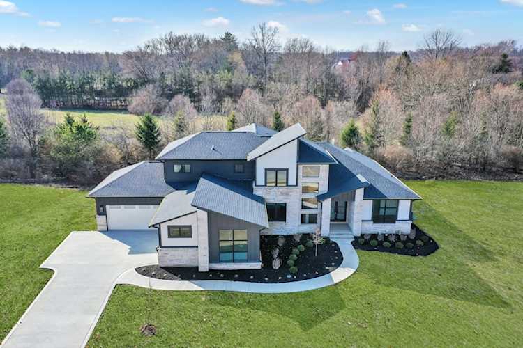 10460 Woodhall Ln Carmel, IN 46032